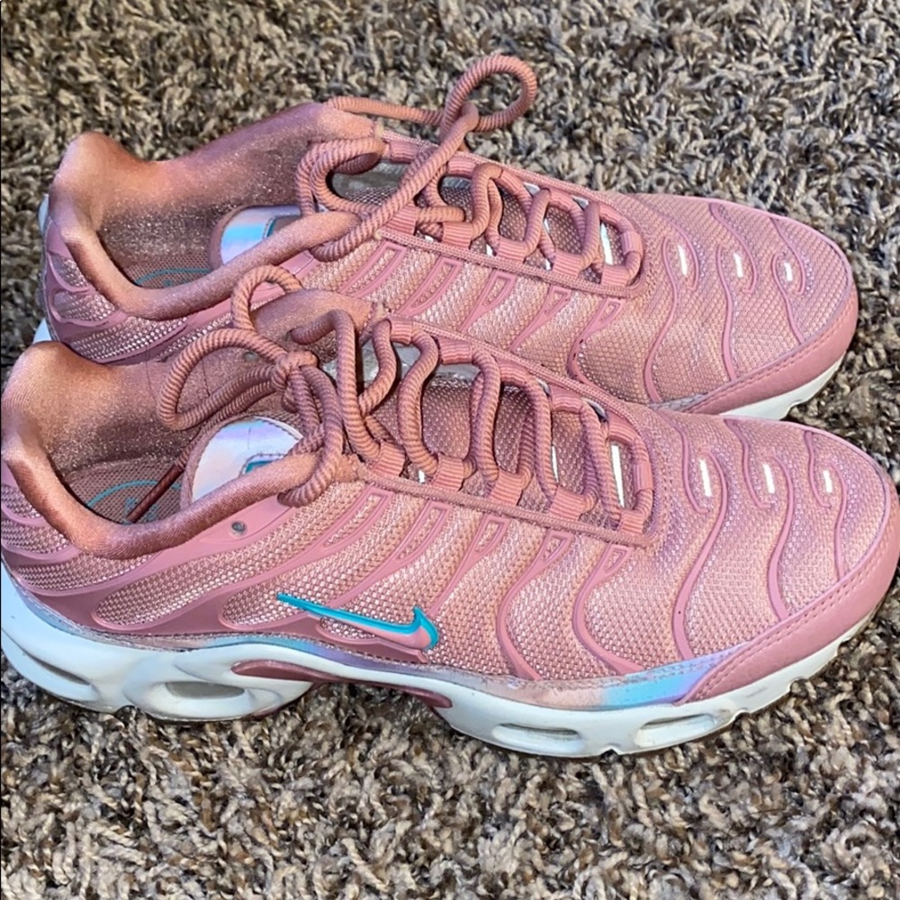 Nike Sneakers Women’s